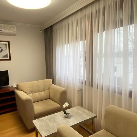 Part Cafe Residence ドゥナケシ エクステリア 写真