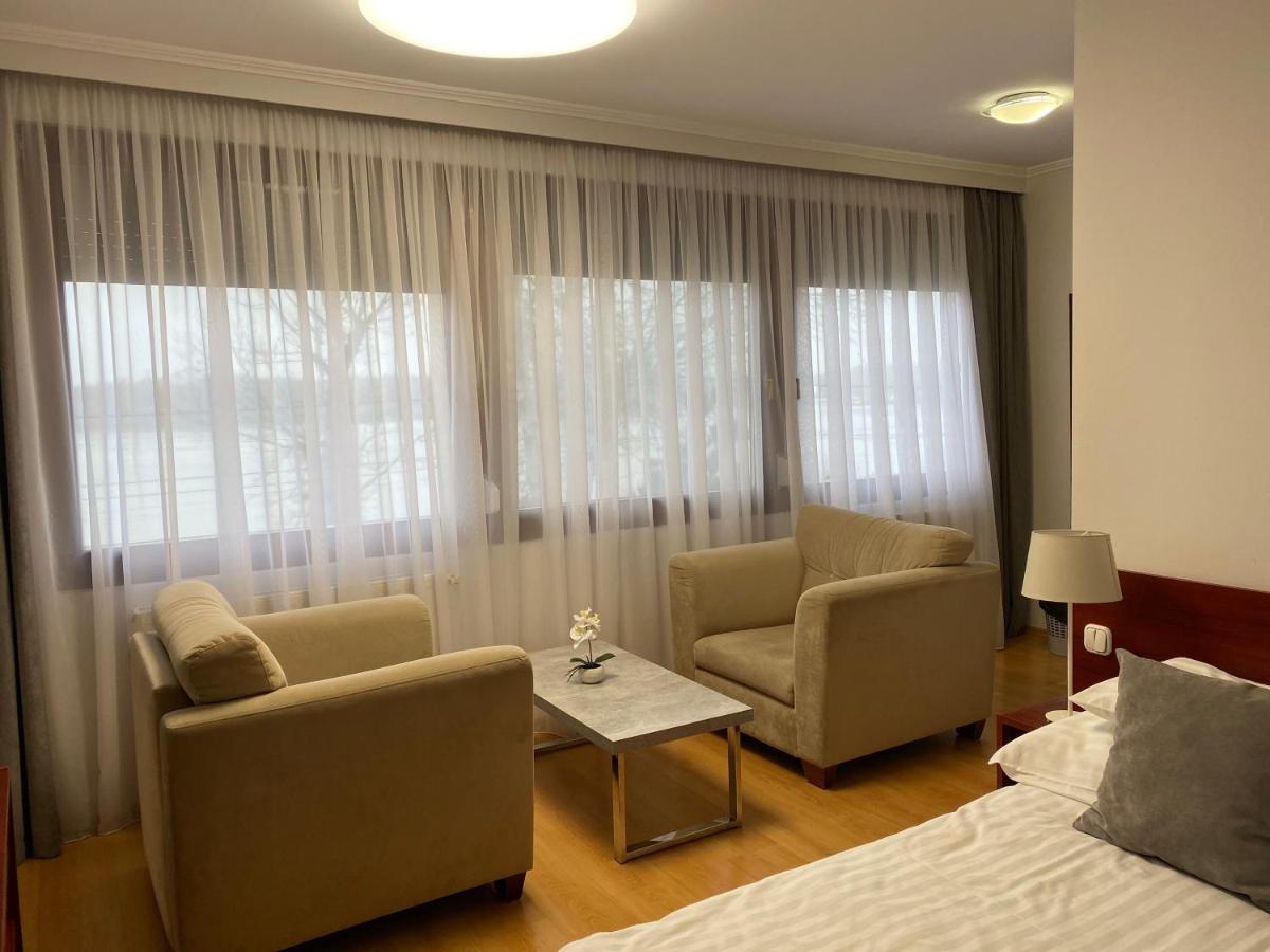 Part Cafe Residence ドゥナケシ エクステリア 写真